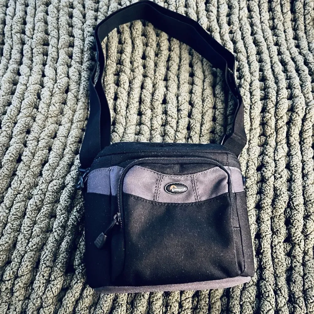 Lowepro Black And Grey Camera Bag With Adjustable Strap (Cirrus) 110
